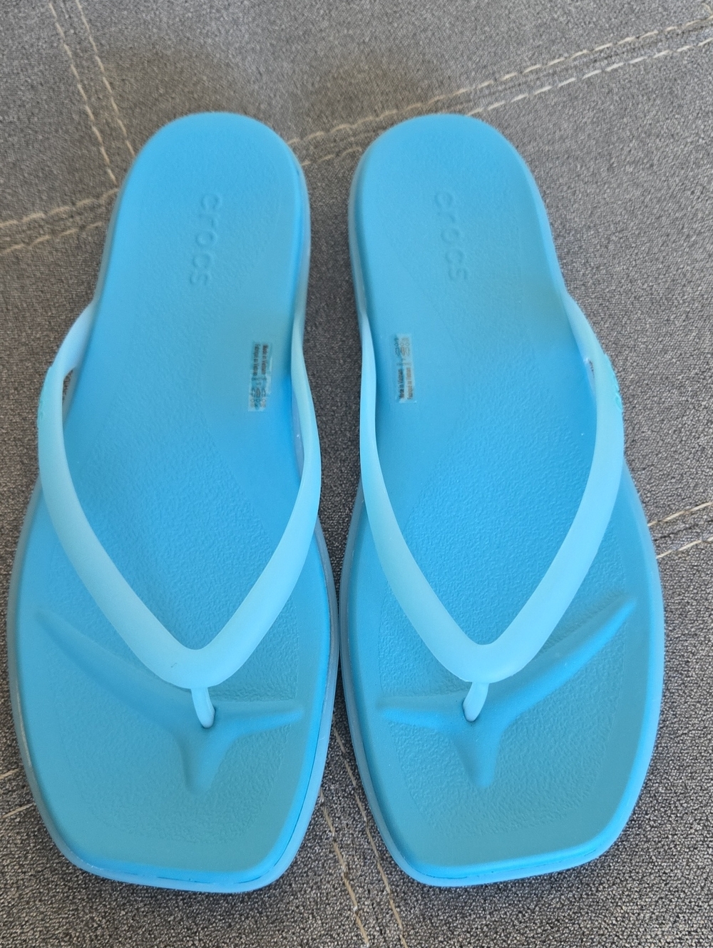 CROCS Miami Round Jelly Flip Flop Women's Vibrant Sky Blue